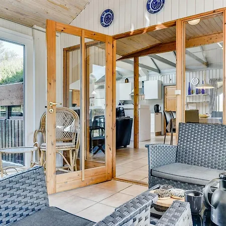 Niyazi - 3-1km From The Sea By Interhome *